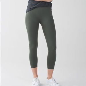 Lululemon | Gator Green Zone In Crop
